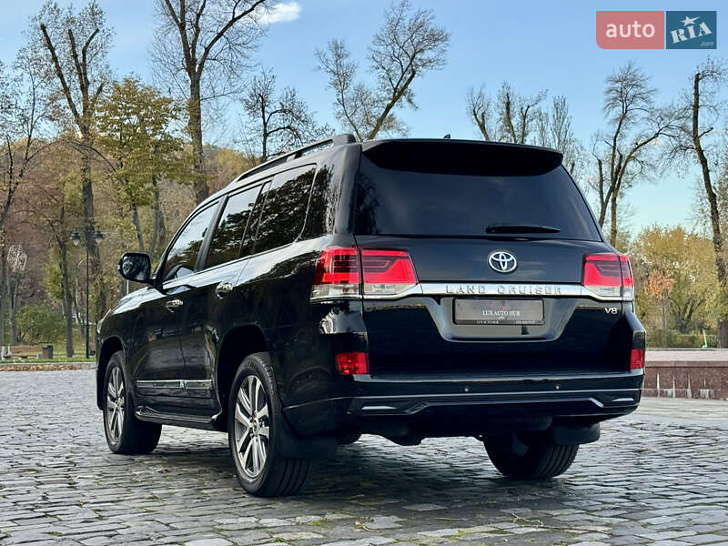 Внедорожник / Кроссовер Toyota Land Cruiser 2018 в Киеве