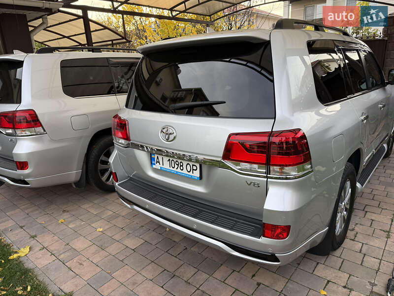 Внедорожник / Кроссовер Toyota Land Cruiser 2017 в Киеве фото 27 Внедорожник / Кроссовер Toyota Land Cruiser 2017 в Киеве