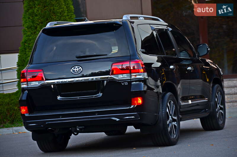 Внедорожник / Кроссовер Toyota Land Cruiser 2017 в Днепре