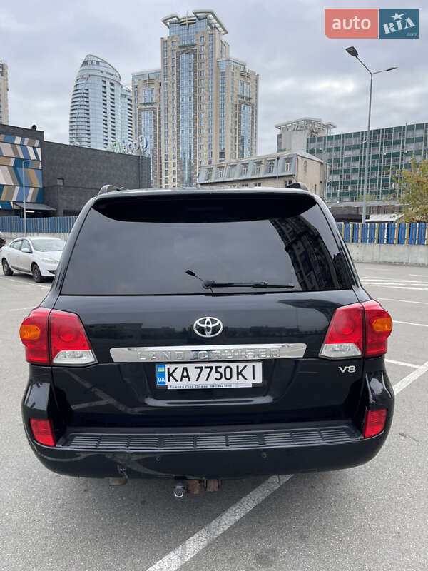 Внедорожник / Кроссовер Toyota Land Cruiser 2012 в Киеве фото 6 Внедорожник / Кроссовер Toyota Land Cruiser 2012 в Киеве