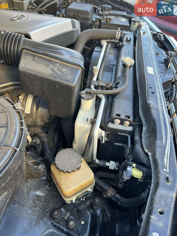 Внедорожник / Кроссовер Toyota Land Cruiser 2006 в Днепре