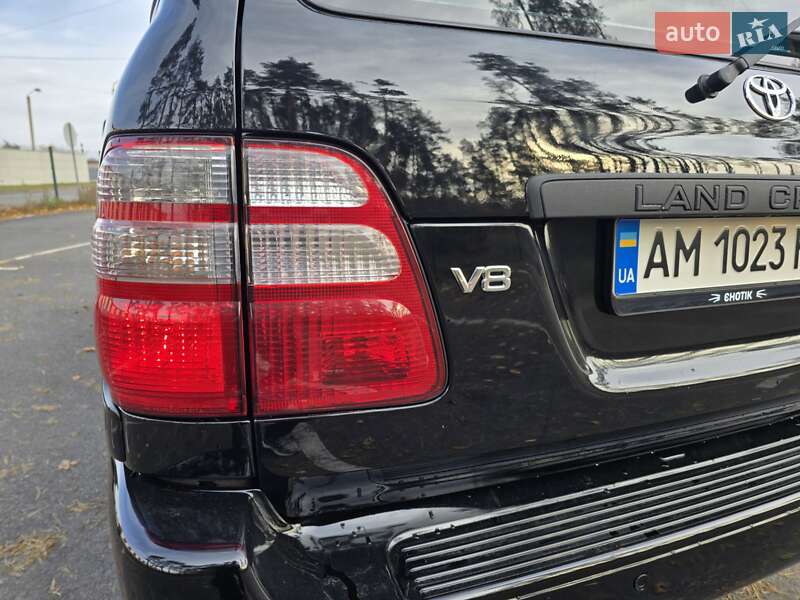 Позашляховик / Кросовер Toyota Land Cruiser 2004 в Малині