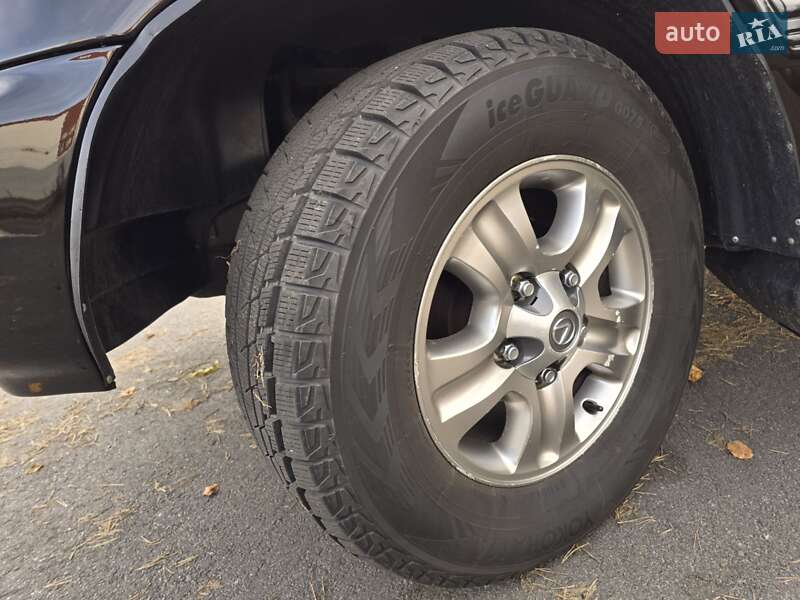 Позашляховик / Кросовер Toyota Land Cruiser 2004 в Малині