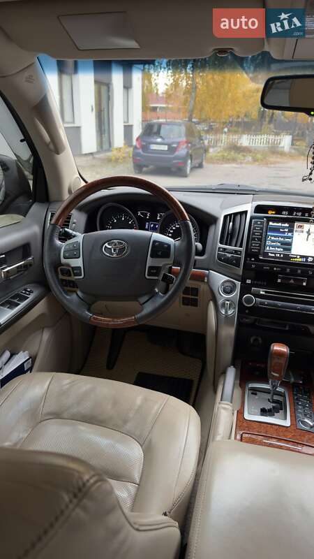 Внедорожник / Кроссовер Toyota Land Cruiser 2012 в Киеве фото 9 Внедорожник / Кроссовер Toyota Land Cruiser 2012 в Киеве