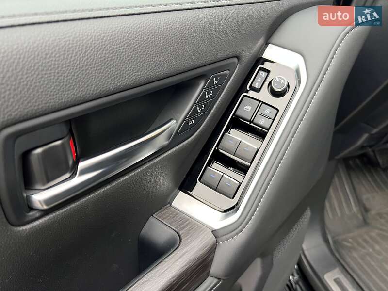 Внедорожник / Кроссовер Toyota Land Cruiser 2022 в Полтаве