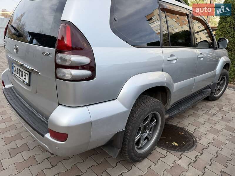 Внедорожник / Кроссовер Toyota Land Cruiser 2006 в Конотопе