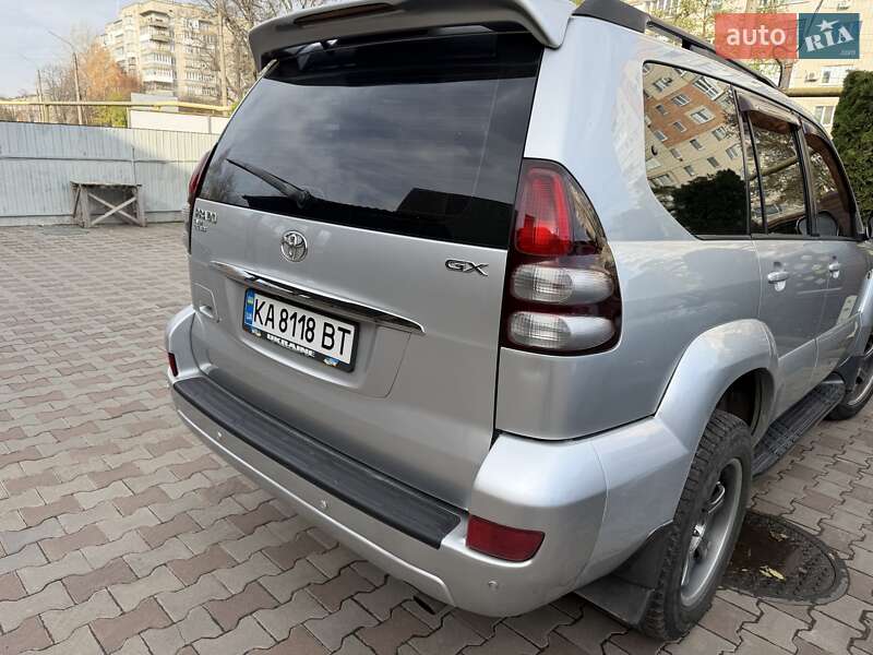 Внедорожник / Кроссовер Toyota Land Cruiser 2006 в Конотопе