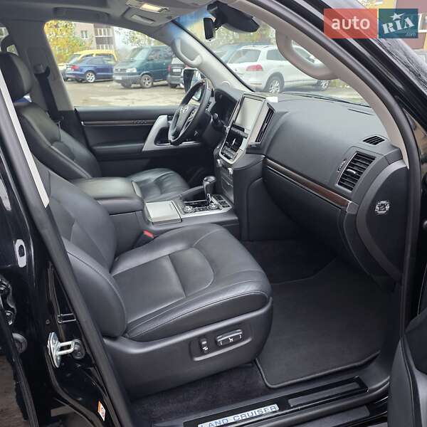 Внедорожник / Кроссовер Toyota Land Cruiser 2018 в Киеве