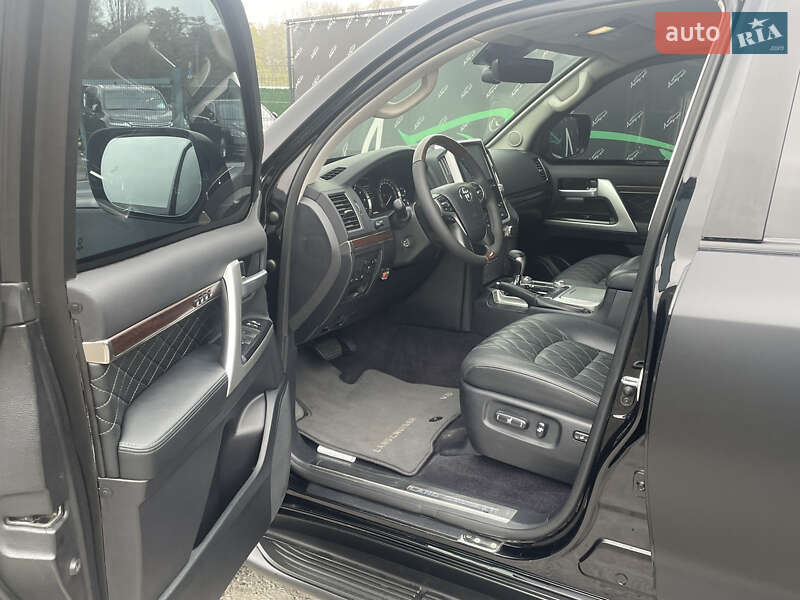 Внедорожник / Кроссовер Toyota Land Cruiser 2017 в Киеве