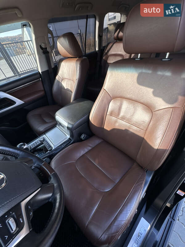 Внедорожник / Кроссовер Toyota Land Cruiser 2019 в Львове фото 47 Внедорожник / Кроссовер Toyota Land Cruiser 2019 в Львове