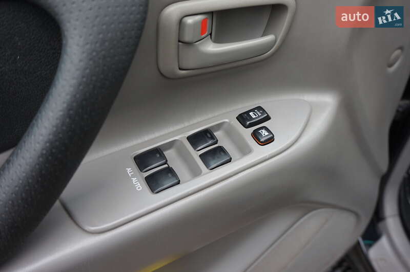 Внедорожник / Кроссовер Toyota Land Cruiser 2005 в Одессе фото 21 Внедорожник / Кроссовер Toyota Land Cruiser 2005 в Одессе