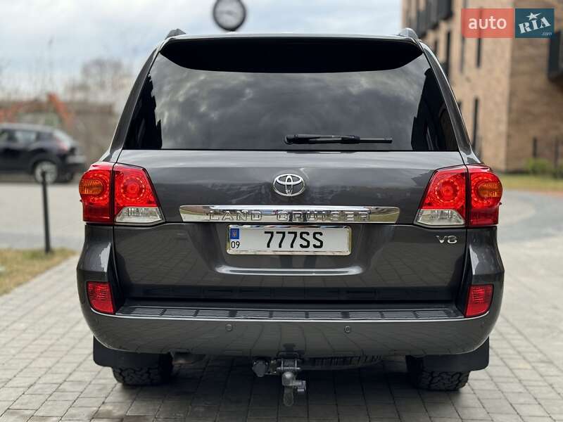 Внедорожник / Кроссовер Toyota Land Cruiser 2012 в Калуше