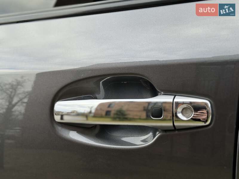 Внедорожник / Кроссовер Toyota Land Cruiser 2012 в Калуше