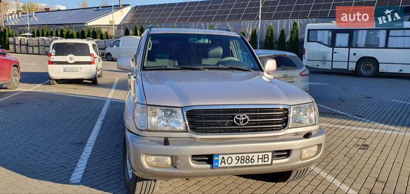 Toyota Land Cruiser 2000