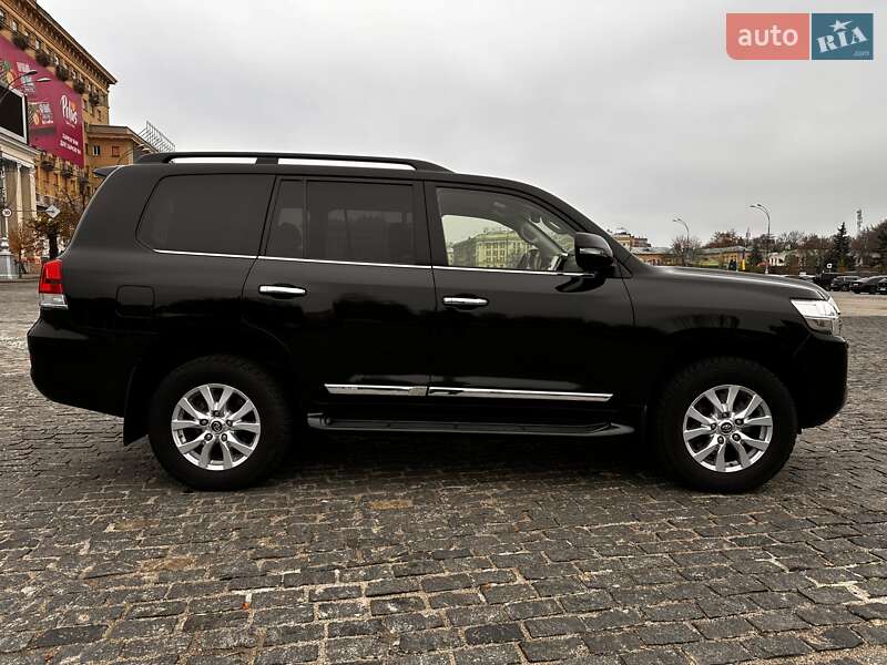 Внедорожник / Кроссовер Toyota Land Cruiser 2019 в Харькове фото 7 Внедорожник / Кроссовер Toyota Land Cruiser 2019 в Харькове