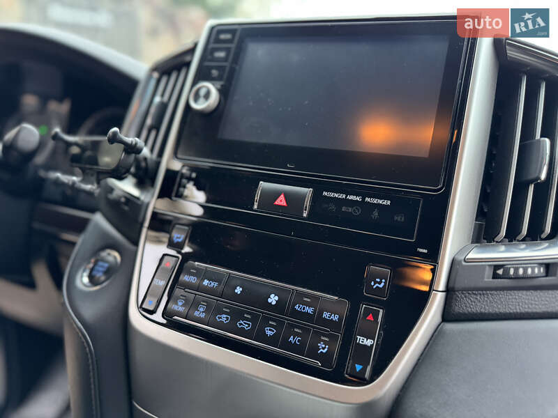 Внедорожник / Кроссовер Toyota Land Cruiser 2019 в Киеве