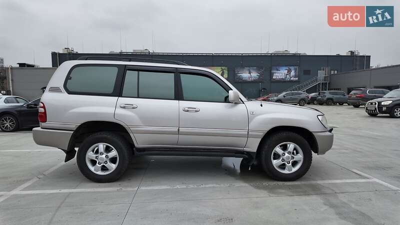 Внедорожник / Кроссовер Toyota Land Cruiser 2004 в Киеве