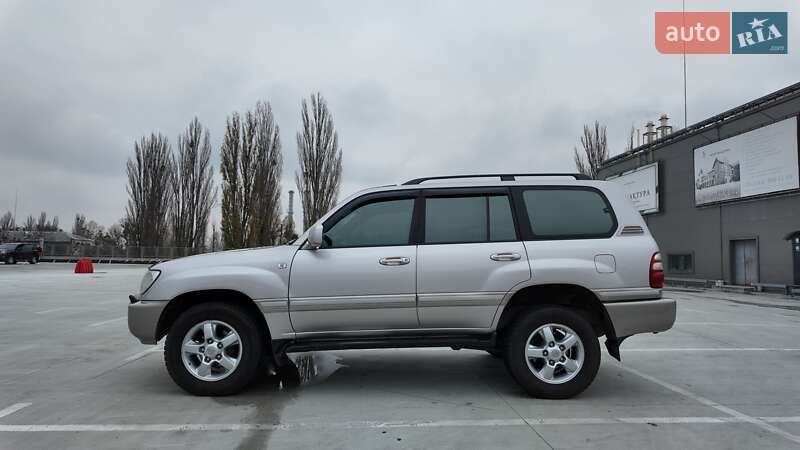 Внедорожник / Кроссовер Toyota Land Cruiser 2004 в Киеве