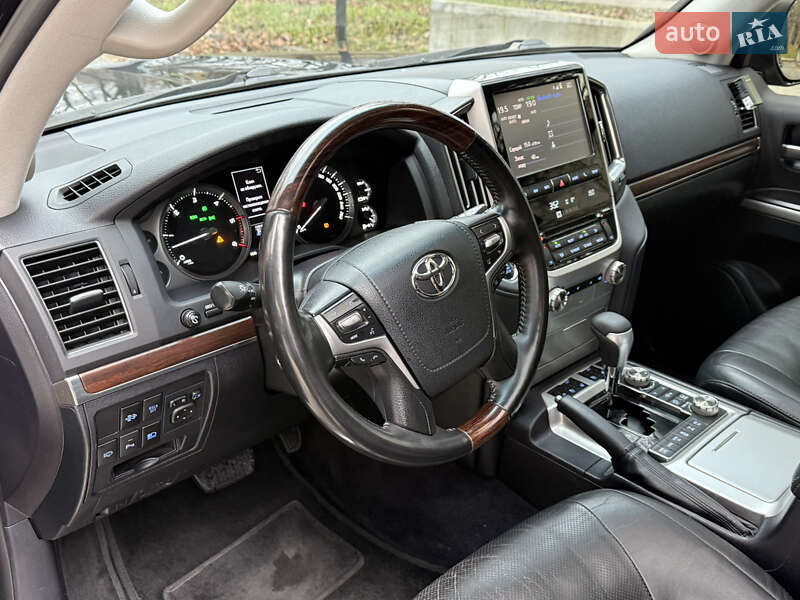 Внедорожник / Кроссовер Toyota Land Cruiser 2016 в Тернополе
