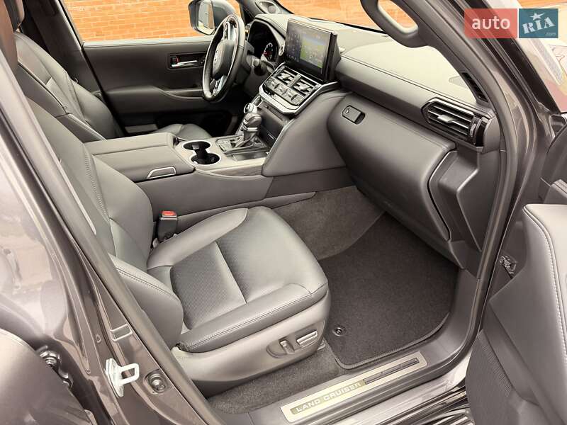 Внедорожник / Кроссовер Toyota Land Cruiser 2023 в Киеве