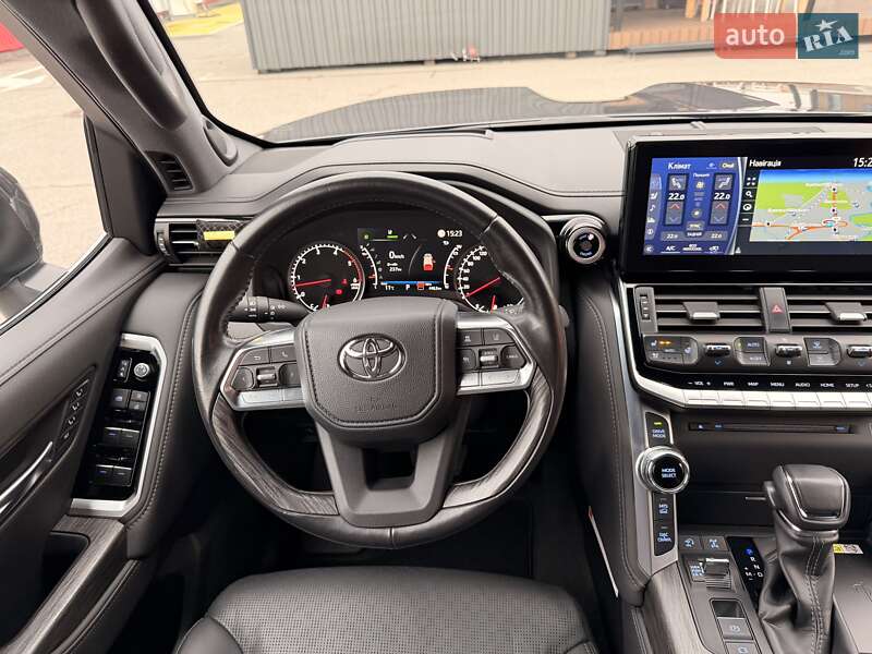 Внедорожник / Кроссовер Toyota Land Cruiser 2023 в Киеве