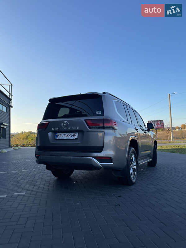 Внедорожник / Кроссовер Toyota Land Cruiser 2023 в Кропивницком