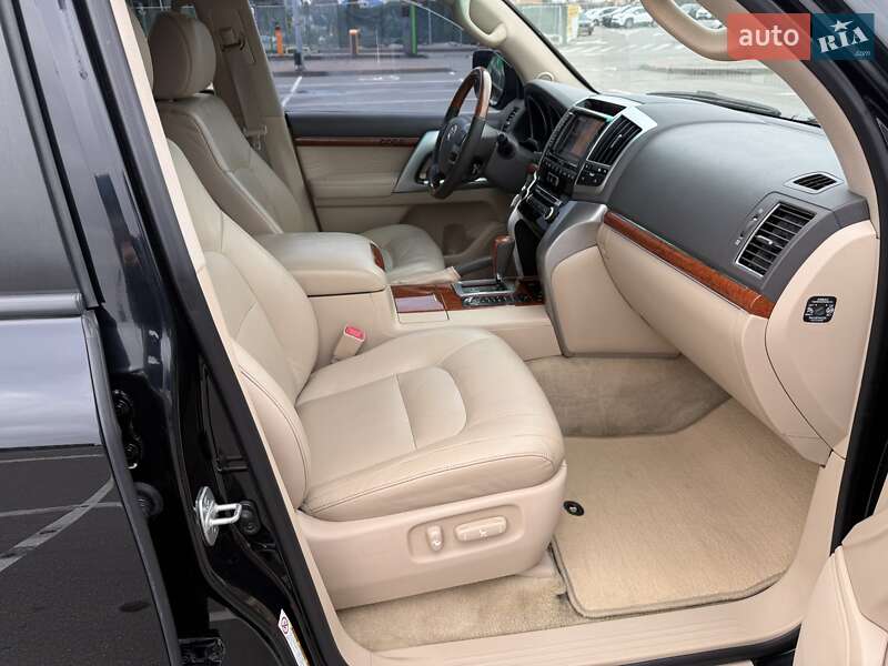 Внедорожник / Кроссовер Toyota Land Cruiser 2013 в Киеве фото 22 Внедорожник / Кроссовер Toyota Land Cruiser 2013 в Киеве