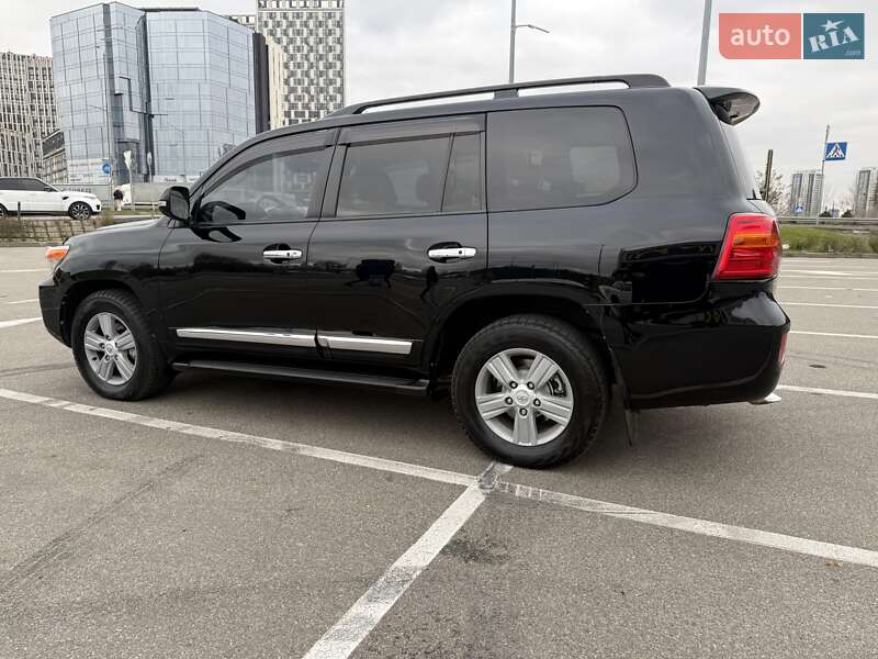 Внедорожник / Кроссовер Toyota Land Cruiser 2013 в Киеве фото 32 Внедорожник / Кроссовер Toyota Land Cruiser 2013 в Киеве