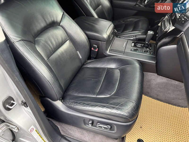 Внедорожник / Кроссовер Toyota Land Cruiser 2011 в Киеве фото 24 Внедорожник / Кроссовер Toyota Land Cruiser 2011 в Киеве