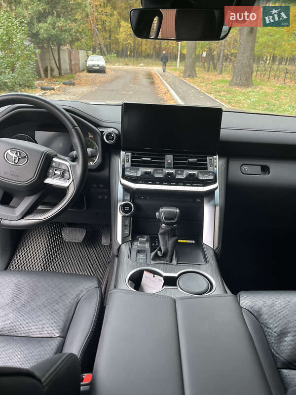 Внедорожник / Кроссовер Toyota Land Cruiser 2021 в Киеве фото 10 Внедорожник / Кроссовер Toyota Land Cruiser 2021 в Киеве