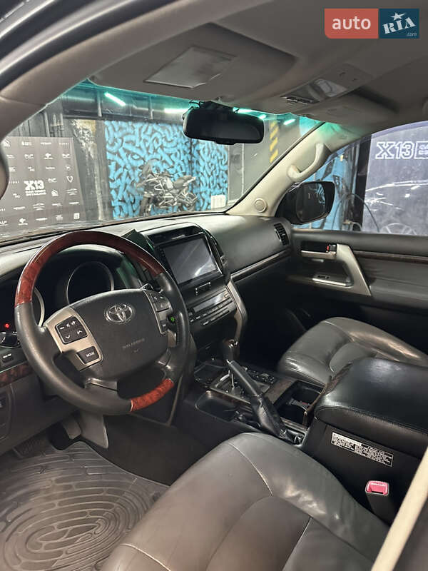 Внедорожник / Кроссовер Toyota Land Cruiser 2010 в Киеве фото 5 Внедорожник / Кроссовер Toyota Land Cruiser 2010 в Киеве
