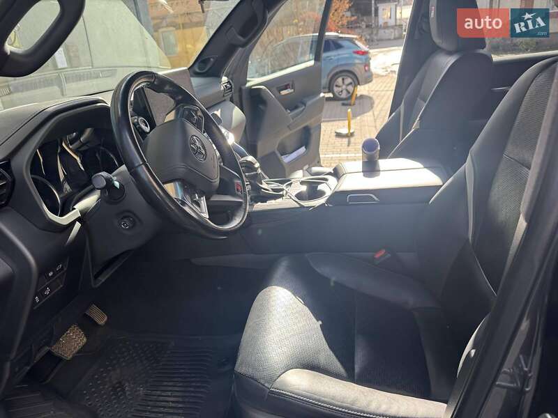Внедорожник / Кроссовер Toyota Land Cruiser 2022 в Львове фото 21 Внедорожник / Кроссовер Toyota Land Cruiser 2022 в Львове