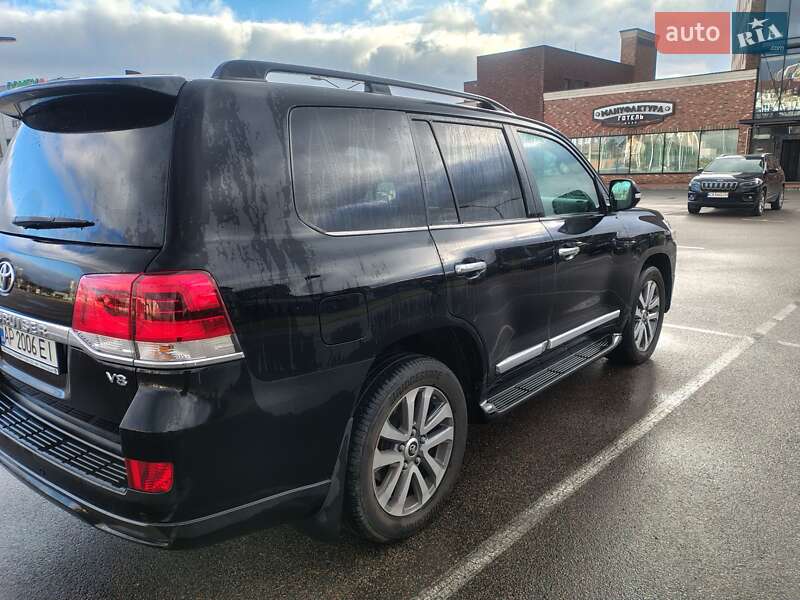 Внедорожник / Кроссовер Toyota Land Cruiser 2018 в Киеве фото 11 Внедорожник / Кроссовер Toyota Land Cruiser 2018 в Киеве
