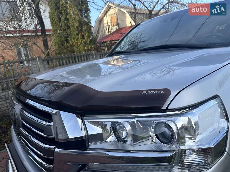 Внедорожник / Кроссовер Toyota Land Cruiser 2017 в Виннице фото 16 Внедорожник / Кроссовер Toyota Land Cruiser 2017 в Виннице