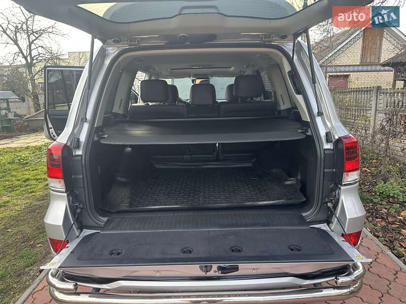 Внедорожник / Кроссовер Toyota Land Cruiser 2017 в Виннице фото 38 Внедорожник / Кроссовер Toyota Land Cruiser 2017 в Виннице