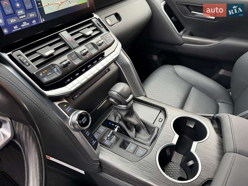 Внедорожник / Кроссовер Toyota Land Cruiser 2023 в Киеве