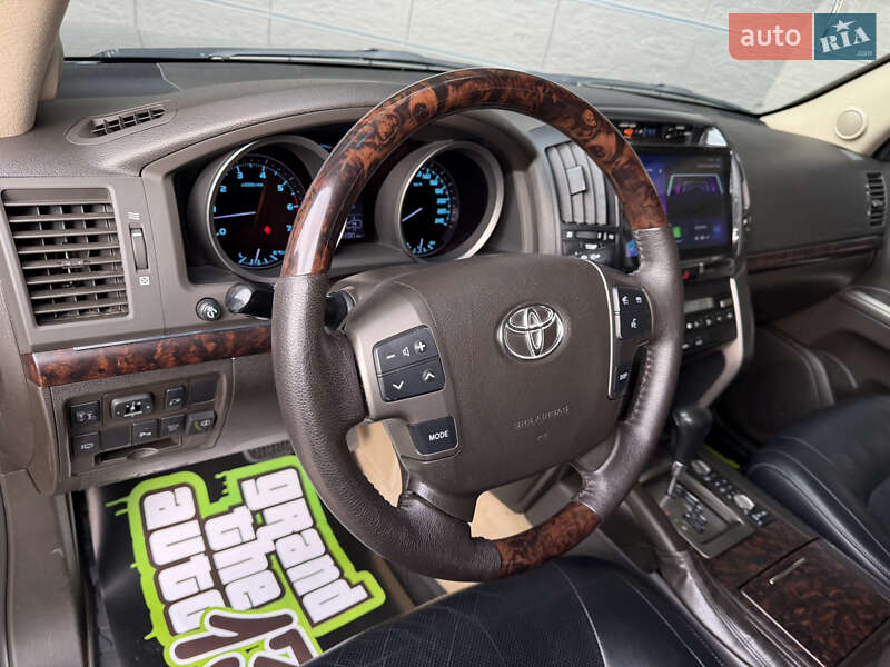 Внедорожник / Кроссовер Toyota Land Cruiser 2010 в Киеве