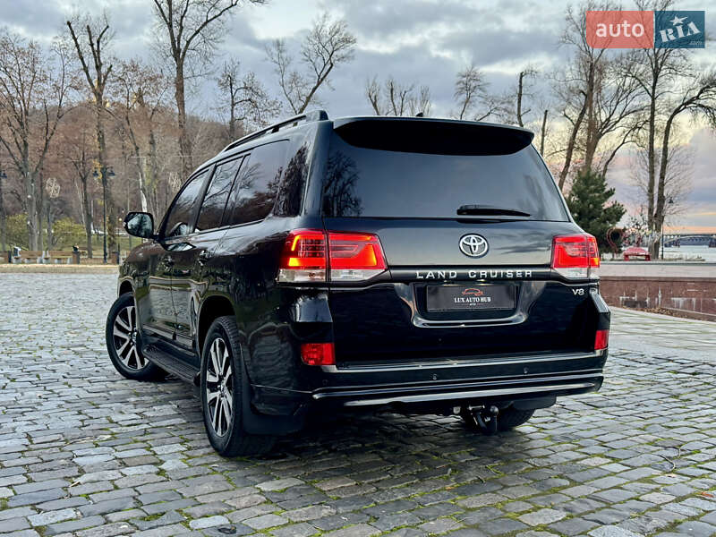 Внедорожник / Кроссовер Toyota Land Cruiser 2018 в Киеве фото 10 Внедорожник / Кроссовер Toyota Land Cruiser 2018 в Киеве