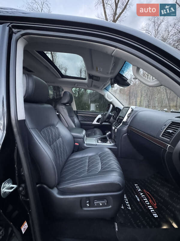 Внедорожник / Кроссовер Toyota Land Cruiser 2018 в Киеве фото 42 Внедорожник / Кроссовер Toyota Land Cruiser 2018 в Киеве
