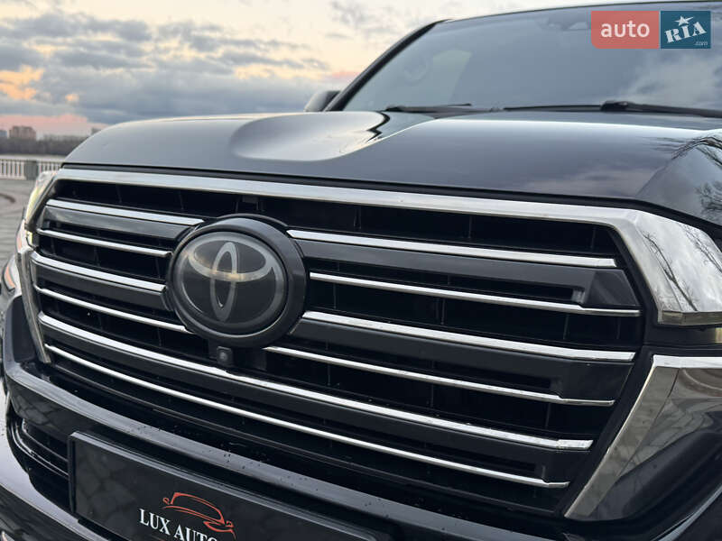 Внедорожник / Кроссовер Toyota Land Cruiser 2018 в Киеве фото 72 Внедорожник / Кроссовер Toyota Land Cruiser 2018 в Киеве