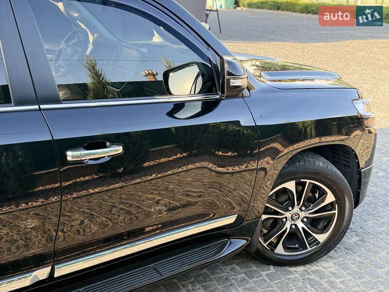 Внедорожник / Кроссовер Toyota Land Cruiser 2020 в Коростышеве