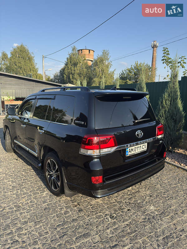 Внедорожник / Кроссовер Toyota Land Cruiser 2020 в Коростышеве