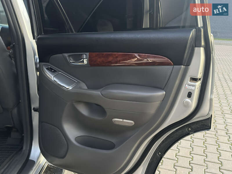 Внедорожник / Кроссовер Toyota Land Cruiser 2007 в Ивано-Франковске фото 40 Внедорожник / Кроссовер Toyota Land Cruiser 2007 в Ивано-Франковске