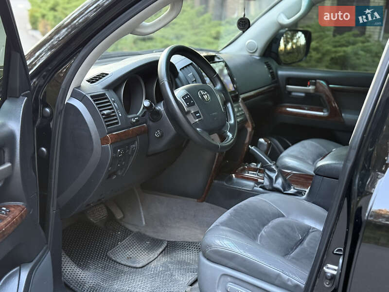 Внедорожник / Кроссовер Toyota Land Cruiser 2007 в Новомосковске фото 13 Внедорожник / Кроссовер Toyota Land Cruiser 2007 в Новомосковске