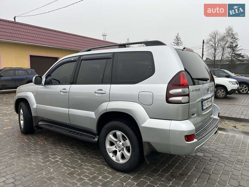 Внедорожник / Кроссовер Toyota Land Cruiser 2005 в Краснограде