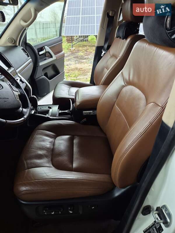 Внедорожник / Кроссовер Toyota Land Cruiser 2014 в Берегово