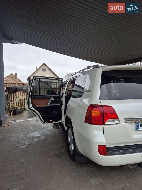 Внедорожник / Кроссовер Toyota Land Cruiser 2014 в Берегово