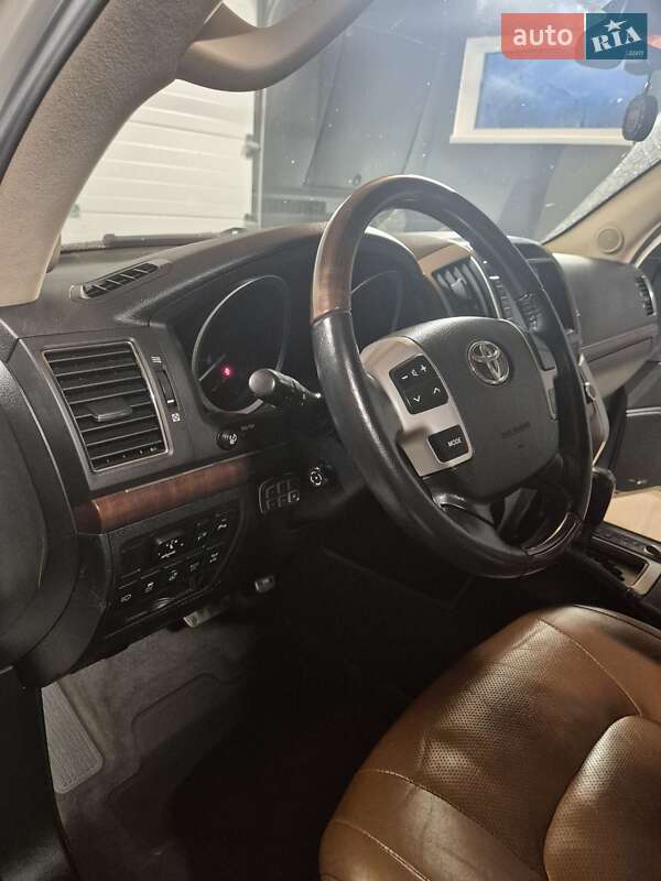 Внедорожник / Кроссовер Toyota Land Cruiser 2014 в Берегово