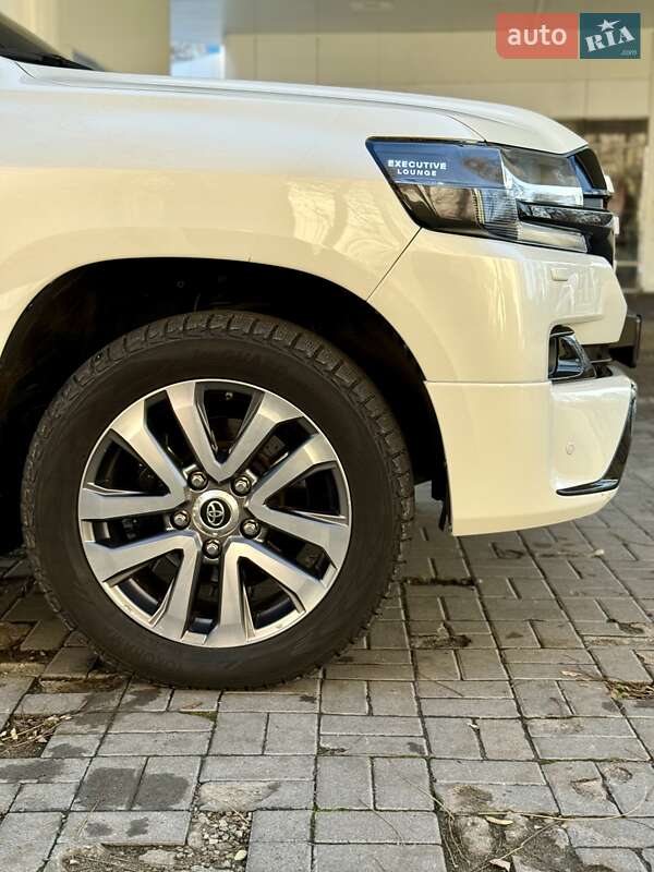 Позашляховик / Кросовер Toyota Land Cruiser 2017 в Дніпрі