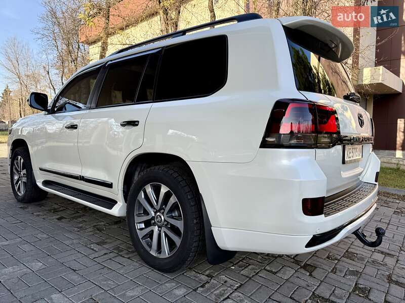 Позашляховик / Кросовер Toyota Land Cruiser 2017 в Дніпрі
